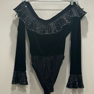 Velvet body blouse